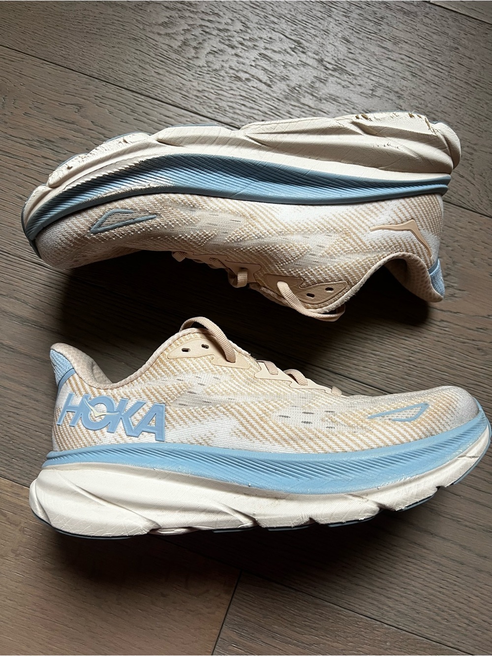 HOKA Clifton 9 Running Shoes